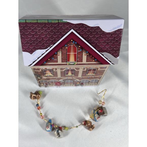 Harry London Town Hall Tin Christmas Village Holiday Winter Brick House/Garland - Picture 8 of 9